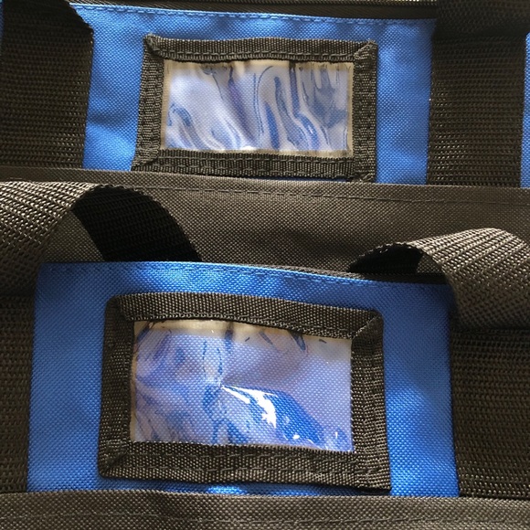2 Matching Black and Blue Zippered Tote Bags - Picture 4 of 7